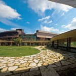 沖縄科学技術大学院大学（OIST）